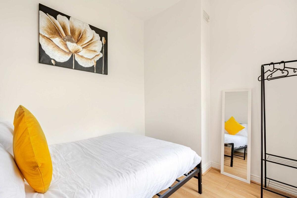 Apartment 2 Min Walk Etihad Stadium & Coop Arena - 3br, Free Parking Manchester