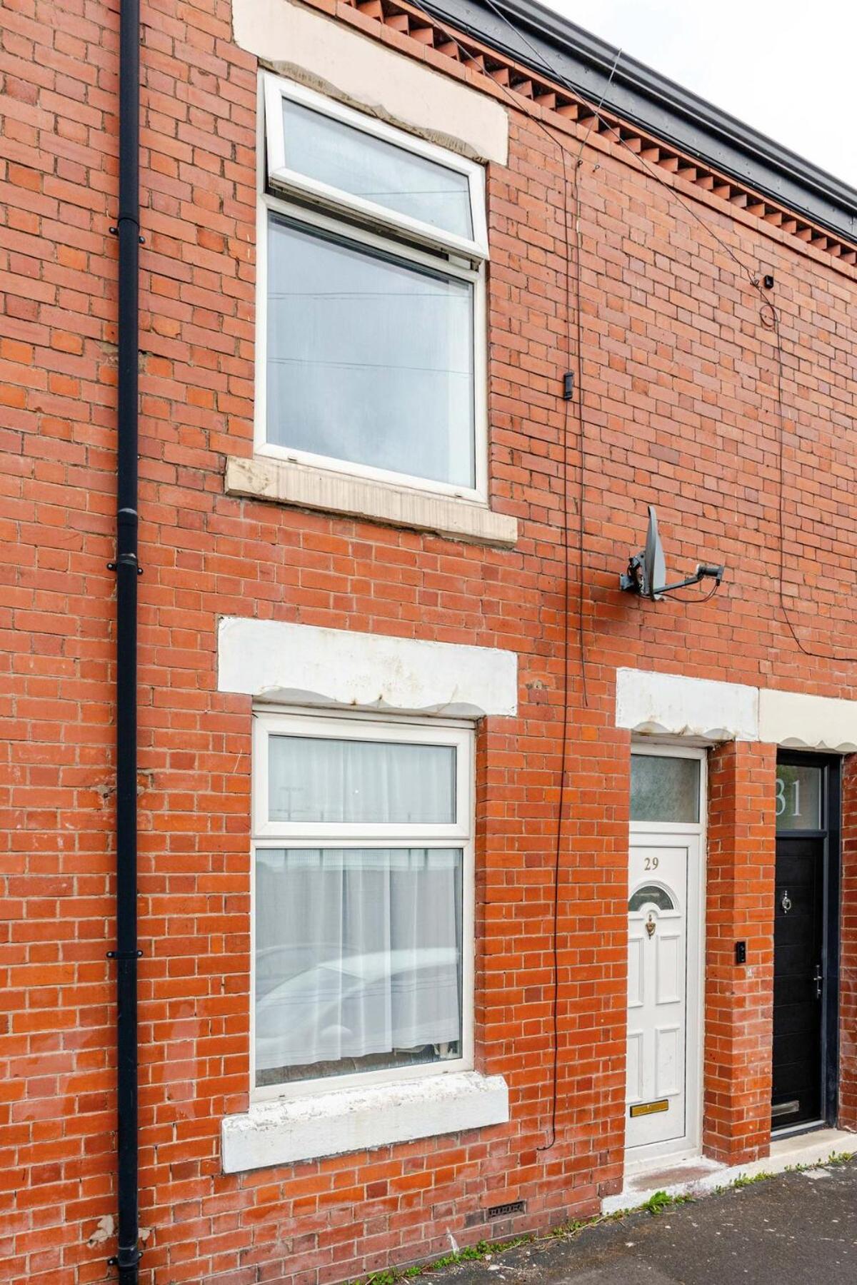 Apartment 2 Min Walk Etihad Stadium & Coop Arena - 3br, Free Parking *
